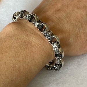 NWT UNIQUE Heavy STERLING SILVER LINK BRACELET made up of Wide Embossed Links